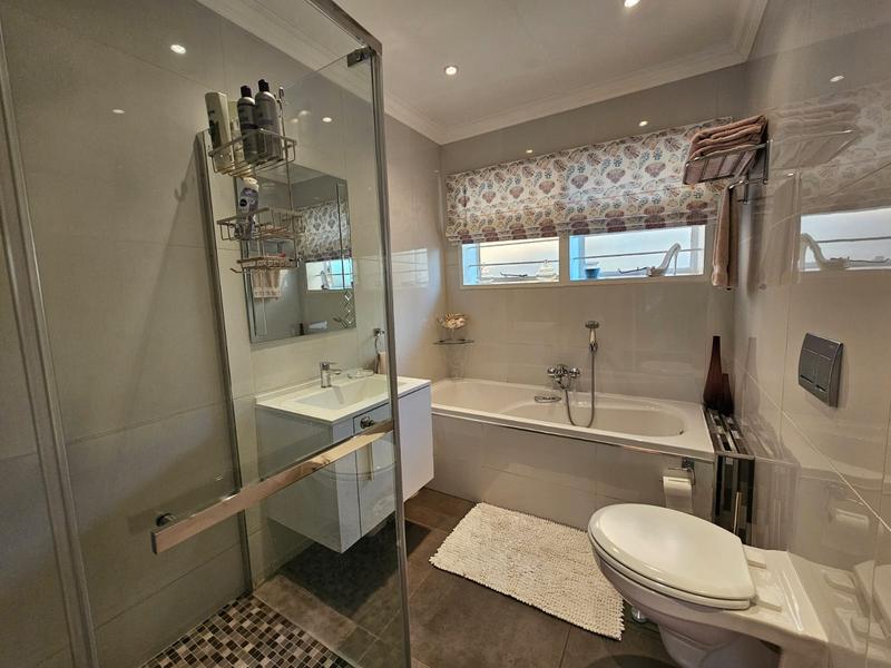 To Let 3 Bedroom Property for Rent in Glen Marais Gauteng