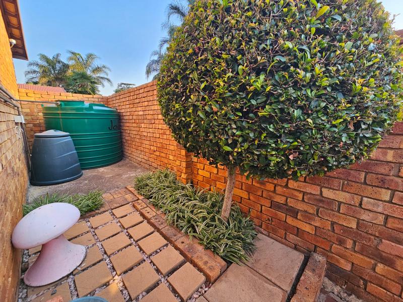 To Let 3 Bedroom Property for Rent in Glen Marais Gauteng