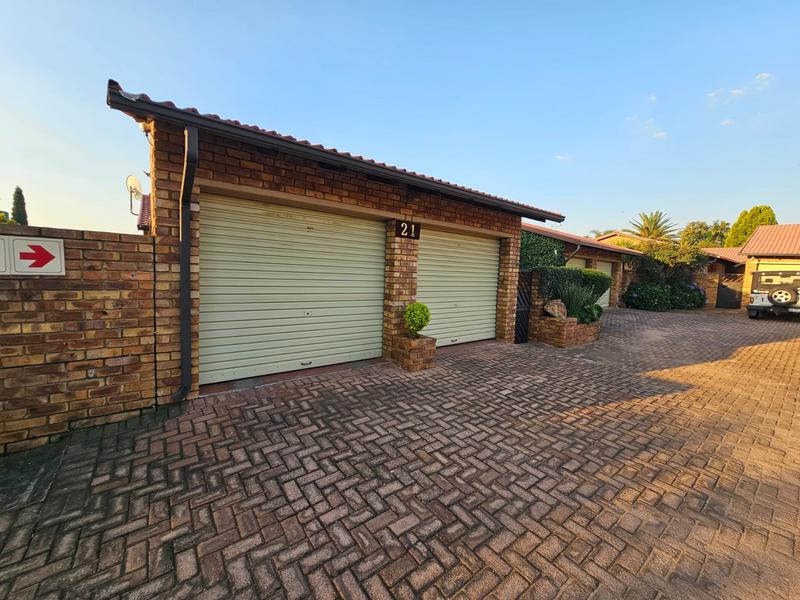 To Let 3 Bedroom Property for Rent in Glen Marais Gauteng