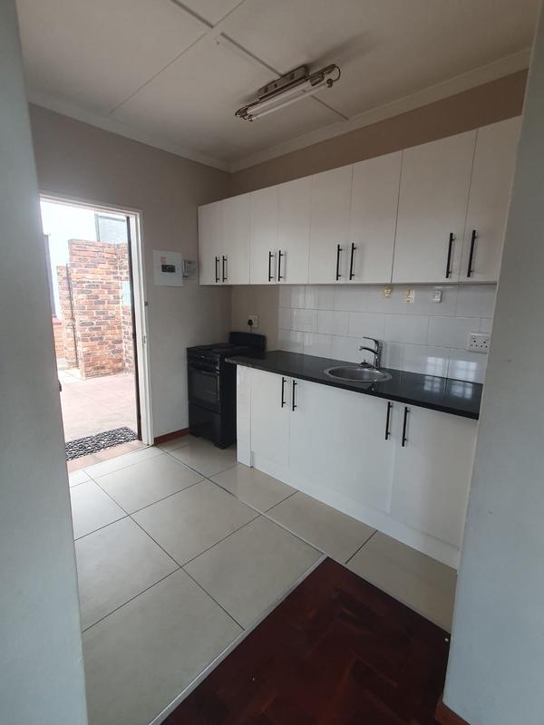 To Let 1 Bedroom Property for Rent in Kensington Gauteng