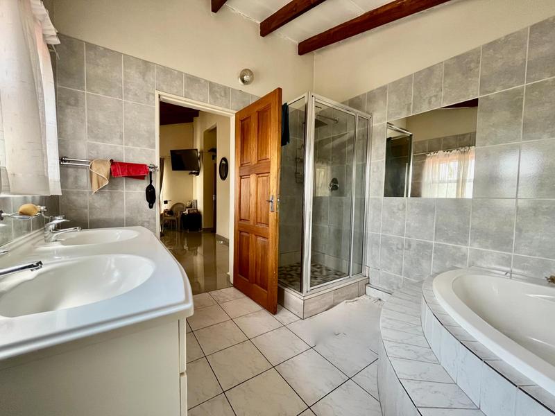 To Let 5 Bedroom Property for Rent in Woodmead Gauteng