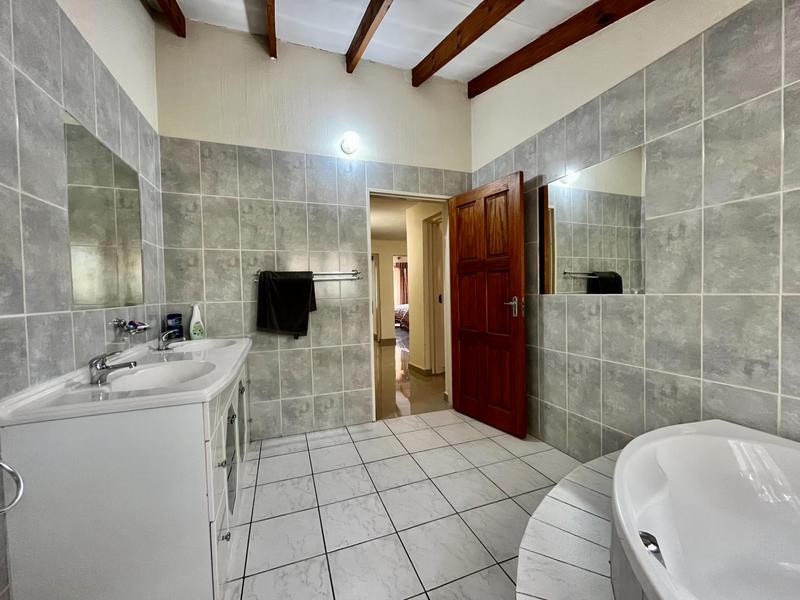 To Let 5 Bedroom Property for Rent in Woodmead Gauteng