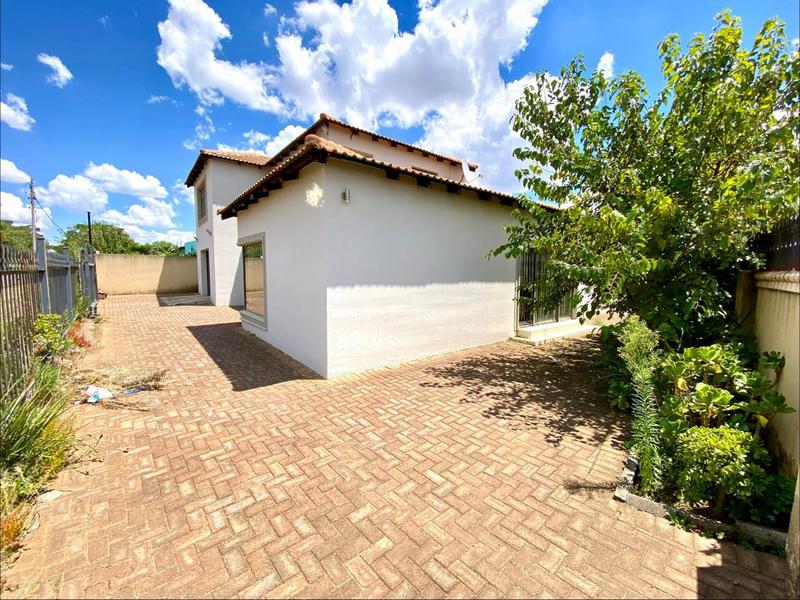 6 Bedroom Property for Sale in Mid Ennerdale Gauteng