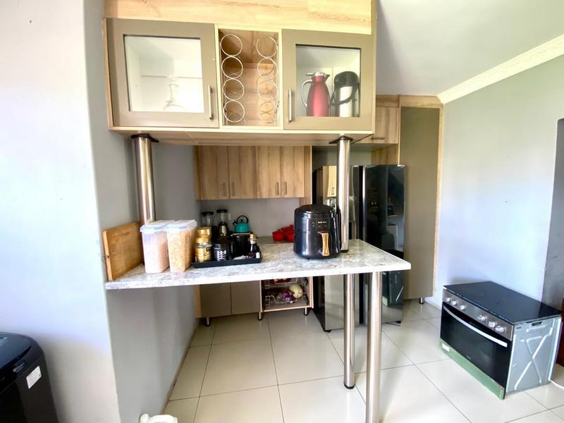 6 Bedroom Property for Sale in Mid Ennerdale Gauteng