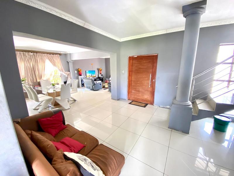 6 Bedroom Property for Sale in Mid Ennerdale Gauteng
