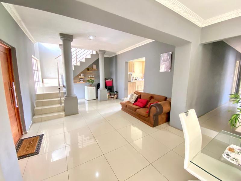 6 Bedroom Property for Sale in Mid Ennerdale Gauteng