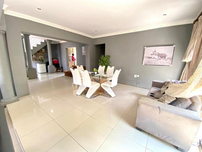 6 Bedroom Property for Sale in Mid Ennerdale Gauteng