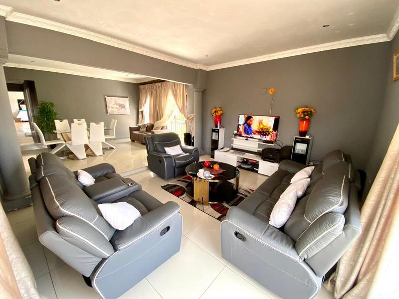 6 Bedroom Property for Sale in Mid Ennerdale Gauteng