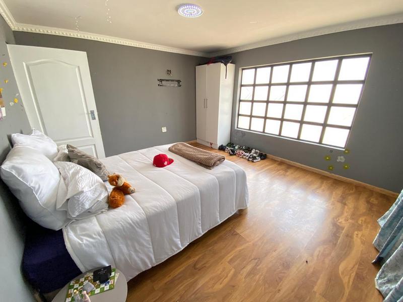 6 Bedroom Property for Sale in Mid Ennerdale Gauteng