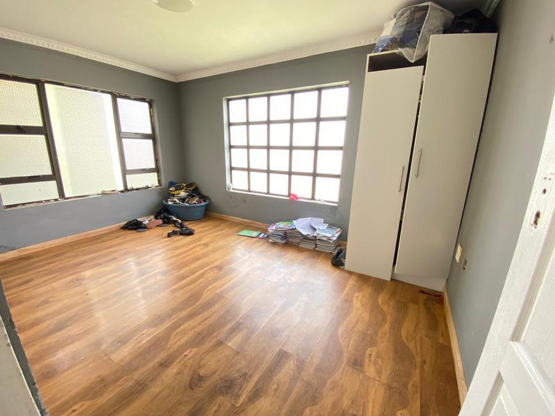 6 Bedroom Property for Sale in Mid Ennerdale Gauteng