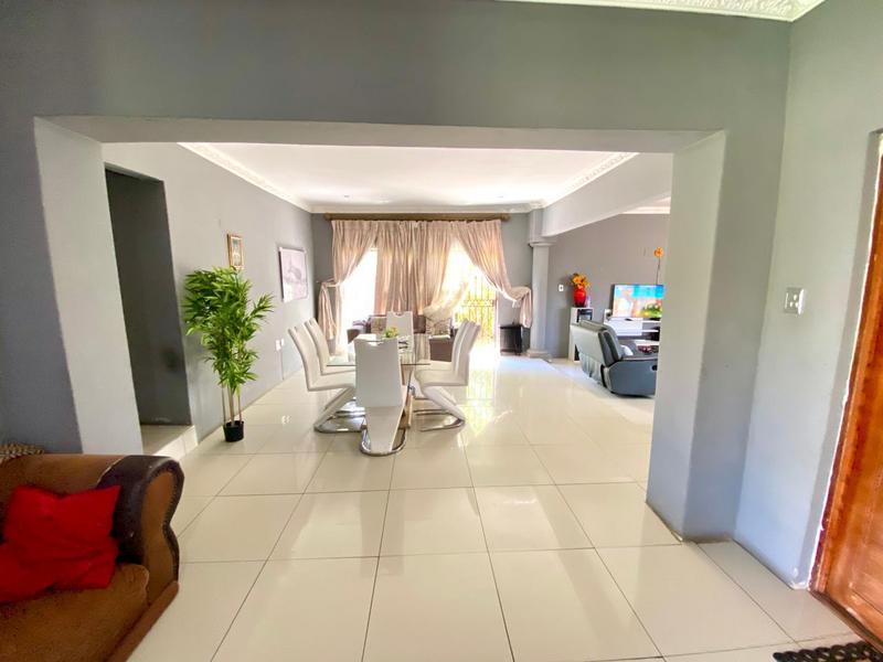 6 Bedroom Property for Sale in Mid Ennerdale Gauteng