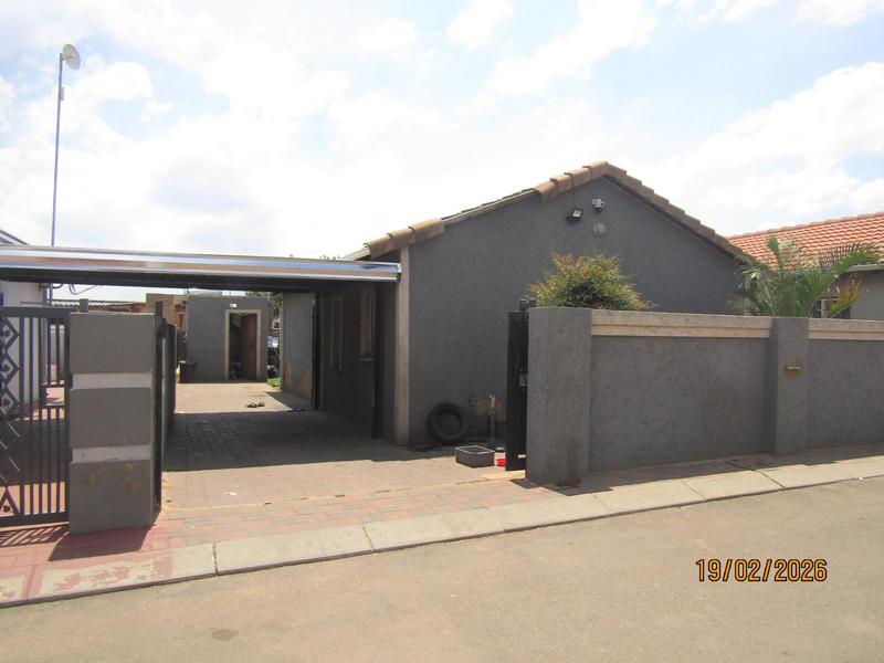 3 Bedroom Property for Sale in Windmill Park Gauteng