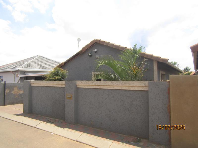 3 Bedroom Property for Sale in Windmill Park Gauteng