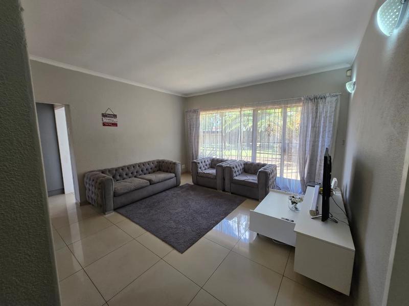 To Let 3 Bedroom Property for Rent in Brackenhurst Gauteng