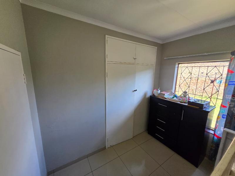To Let 3 Bedroom Property for Rent in Brackenhurst Gauteng