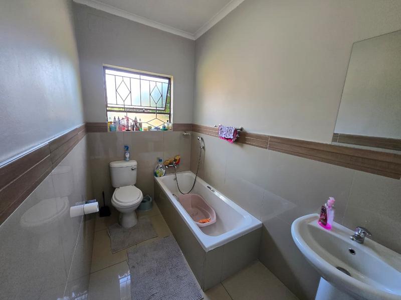 To Let 3 Bedroom Property for Rent in Brackenhurst Gauteng