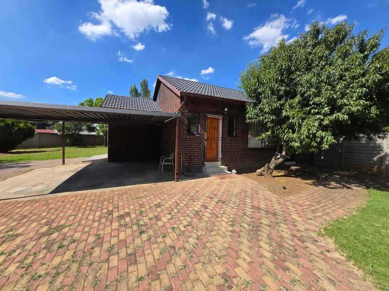 To Let 3 Bedroom Property for Rent in Brackenhurst Gauteng
