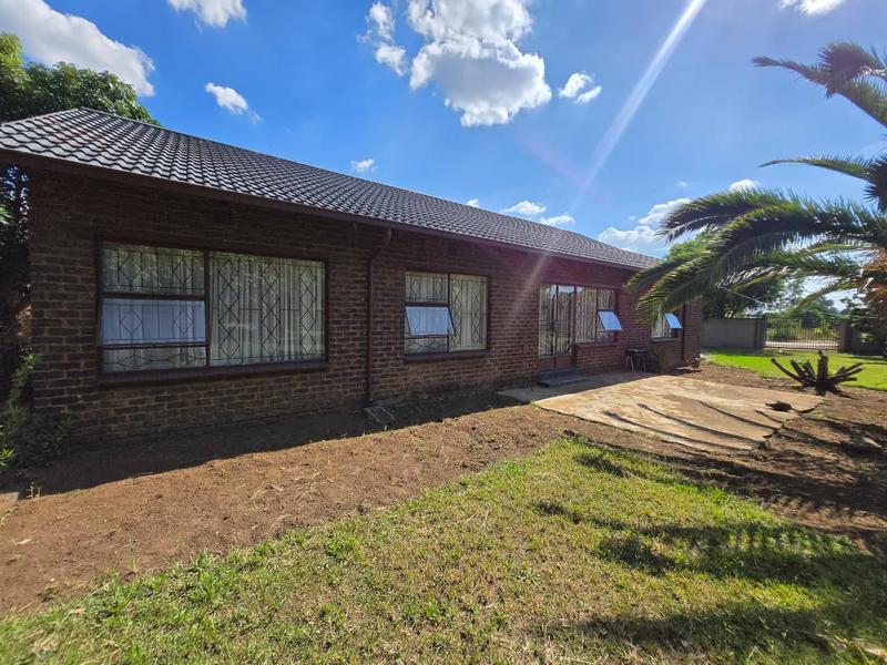To Let 3 Bedroom Property for Rent in Brackenhurst Gauteng