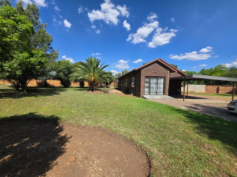 To Let 3 Bedroom Property for Rent in Brackenhurst Gauteng