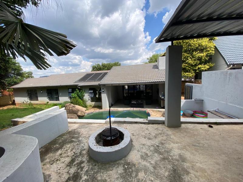To Let 5 Bedroom Property for Rent in Weltevreden Park Gauteng