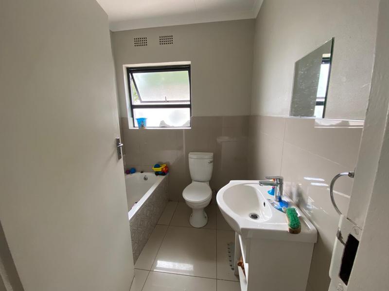 To Let 5 Bedroom Property for Rent in Weltevreden Park Gauteng