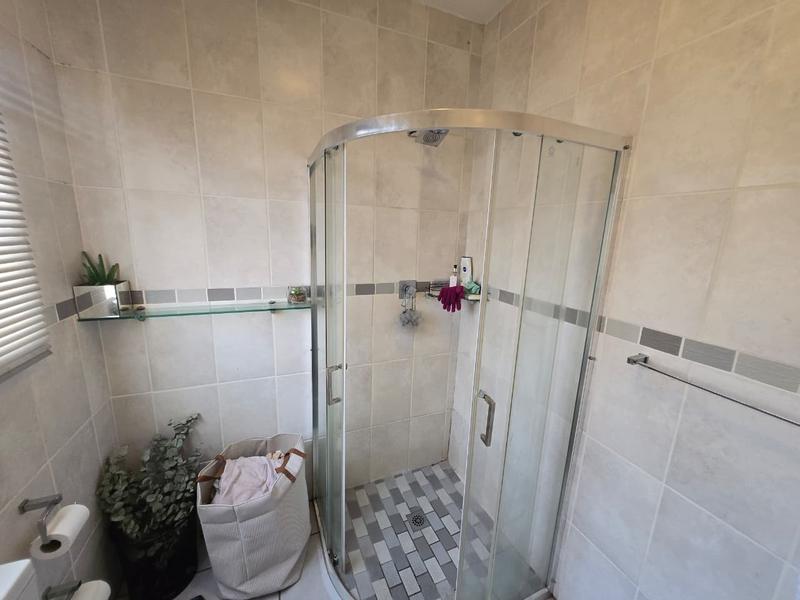 To Let 1 Bedroom Property for Rent in Magaliessig Gauteng