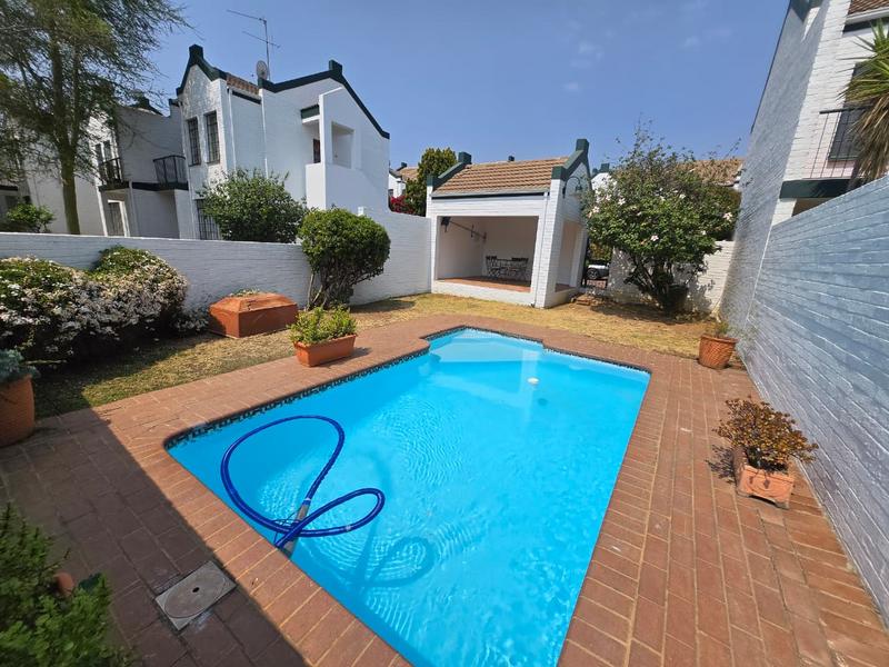 To Let 1 Bedroom Property for Rent in Magaliessig Gauteng