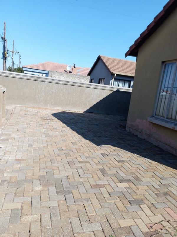 1 Bedroom Property for Sale in Lehae Gauteng
