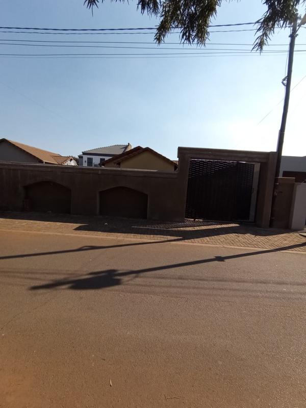 3 Bedroom Property for Sale in Protea Glen Gauteng
