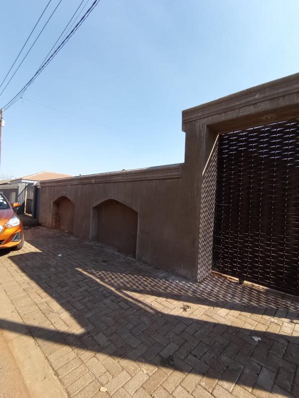 3 Bedroom Property for Sale in Protea Glen Gauteng