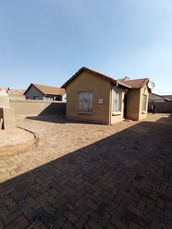 3 Bedroom Property for Sale in Protea Glen Gauteng