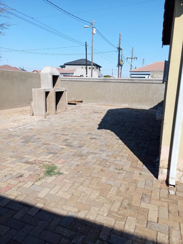 3 Bedroom Property for Sale in Protea Glen Gauteng