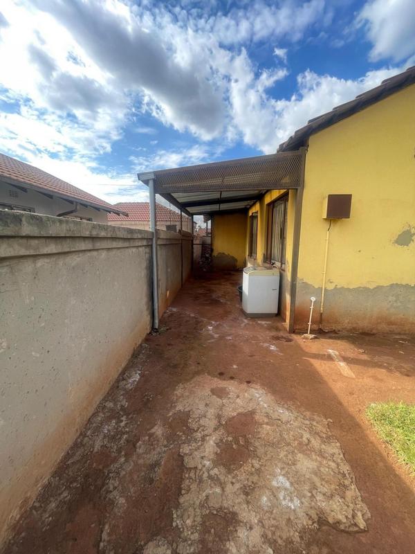 3 Bedroom Property for Sale in Protea Glen Gauteng