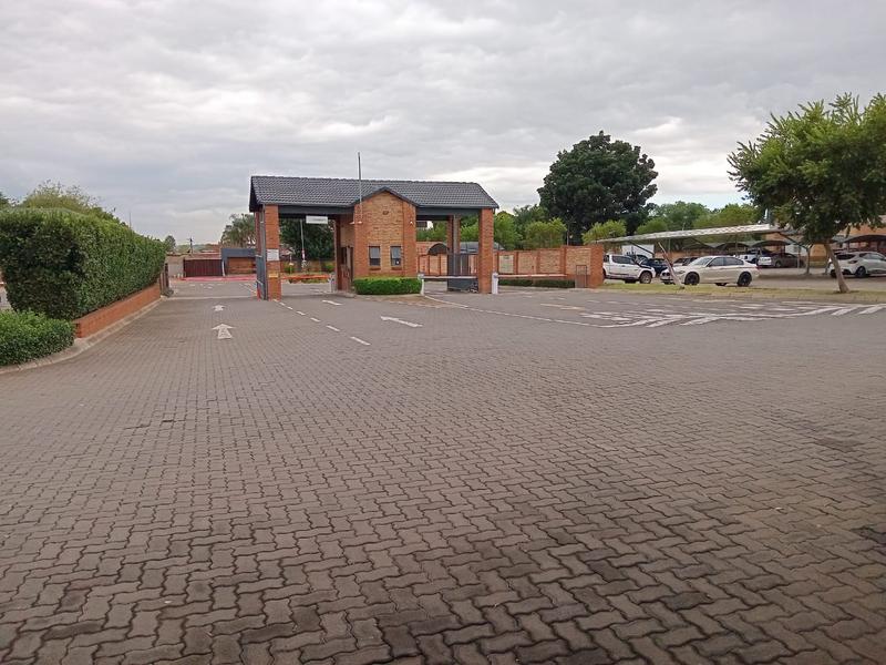 2 Bedroom Property for Sale in Heuweloord Gauteng