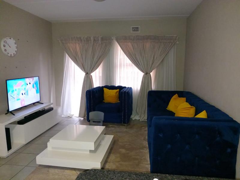 2 Bedroom Property for Sale in Heuweloord Gauteng