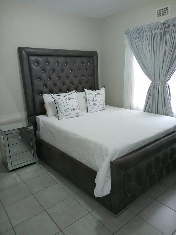 2 Bedroom Property for Sale in Heuweloord Gauteng