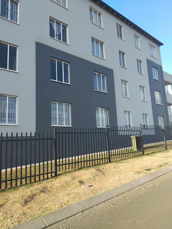 2 Bedroom Property for Sale in Fleurhof Gauteng
