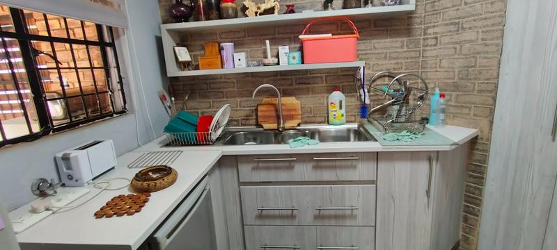 4 Bedroom Property for Sale in Heatherview Gauteng