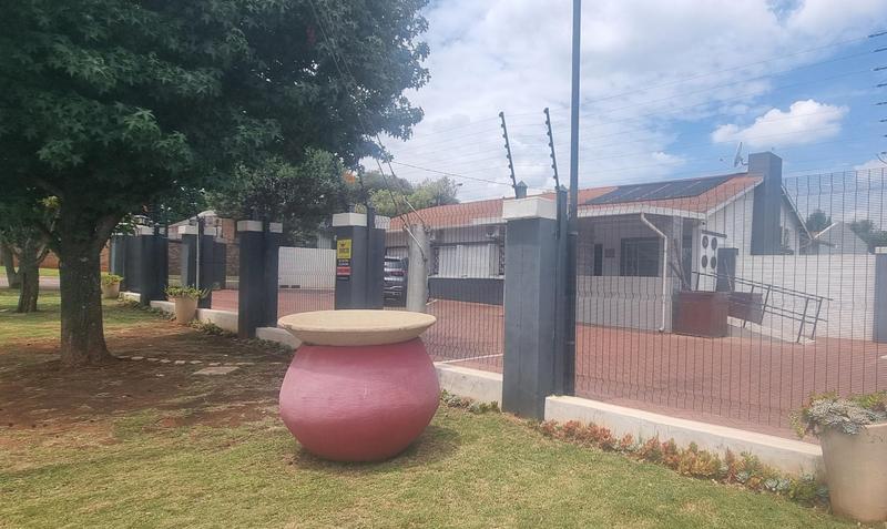 6 Bedroom Property for Sale in Clubview Gauteng