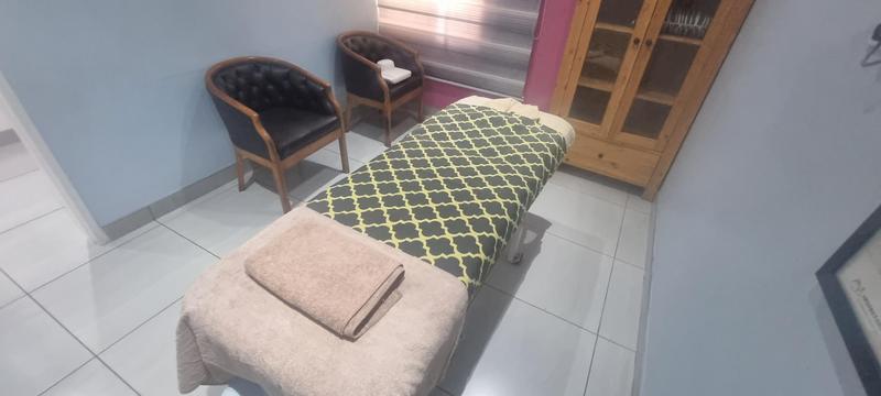 6 Bedroom Property for Sale in Clubview Gauteng