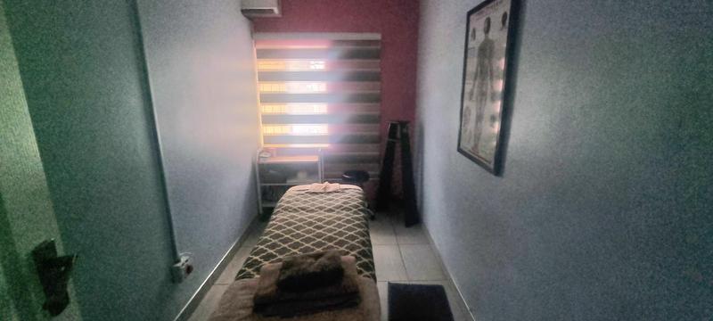 6 Bedroom Property for Sale in Clubview Gauteng