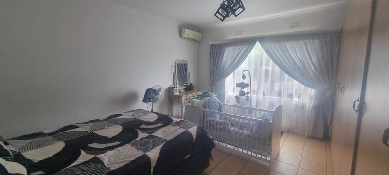 6 Bedroom Property for Sale in Clubview Gauteng