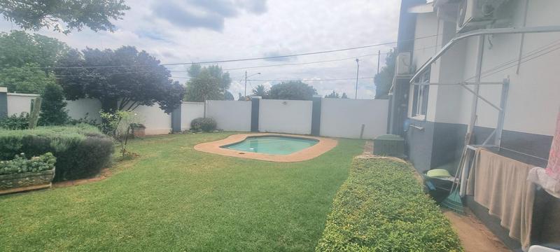 6 Bedroom Property for Sale in Clubview Gauteng