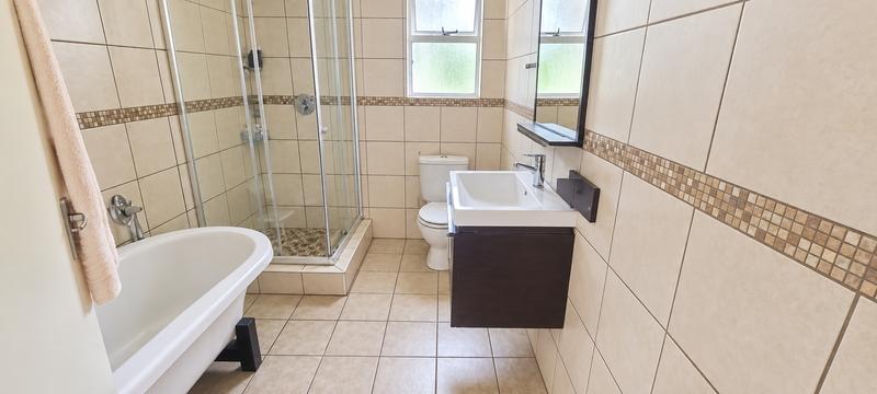 6 Bedroom Property for Sale in Clubview Gauteng