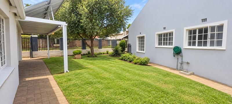 6 Bedroom Property for Sale in Clubview Gauteng
