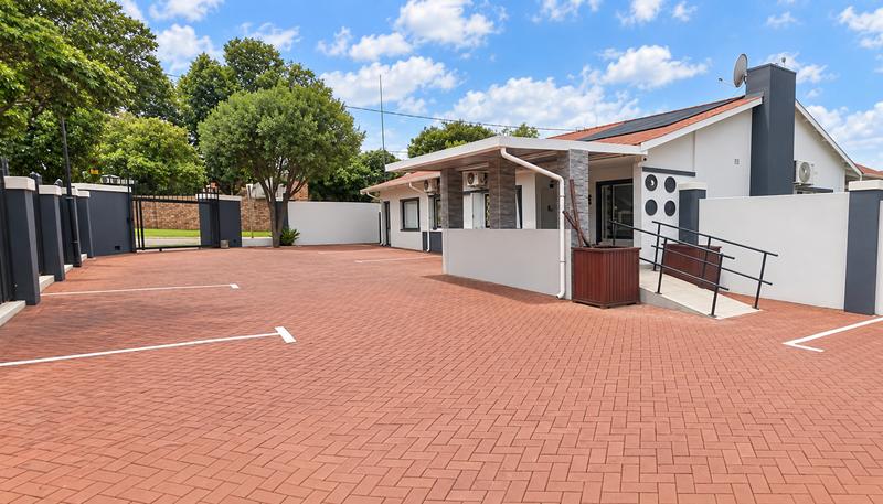 6 Bedroom Property for Sale in Clubview Gauteng