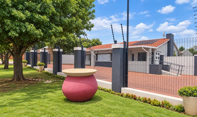 6 Bedroom Property for Sale in Clubview Gauteng