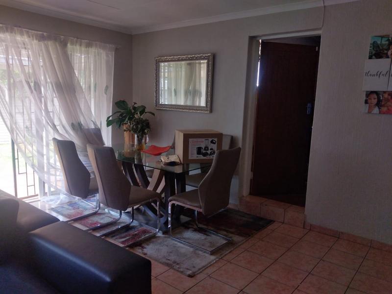 3 Bedroom Property for Sale in Rooihuiskraal North Gauteng