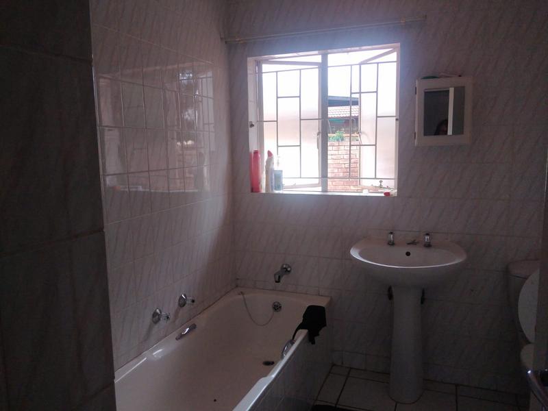 3 Bedroom Property for Sale in Rooihuiskraal North Gauteng