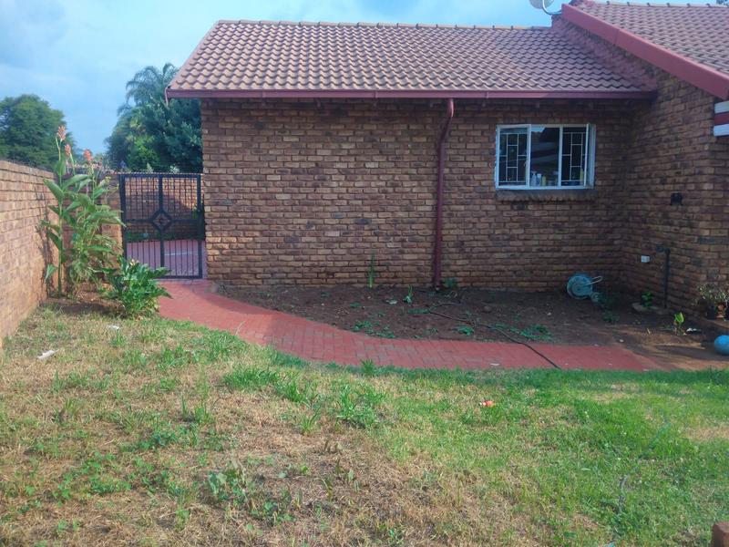 3 Bedroom Property for Sale in Rooihuiskraal North Gauteng
